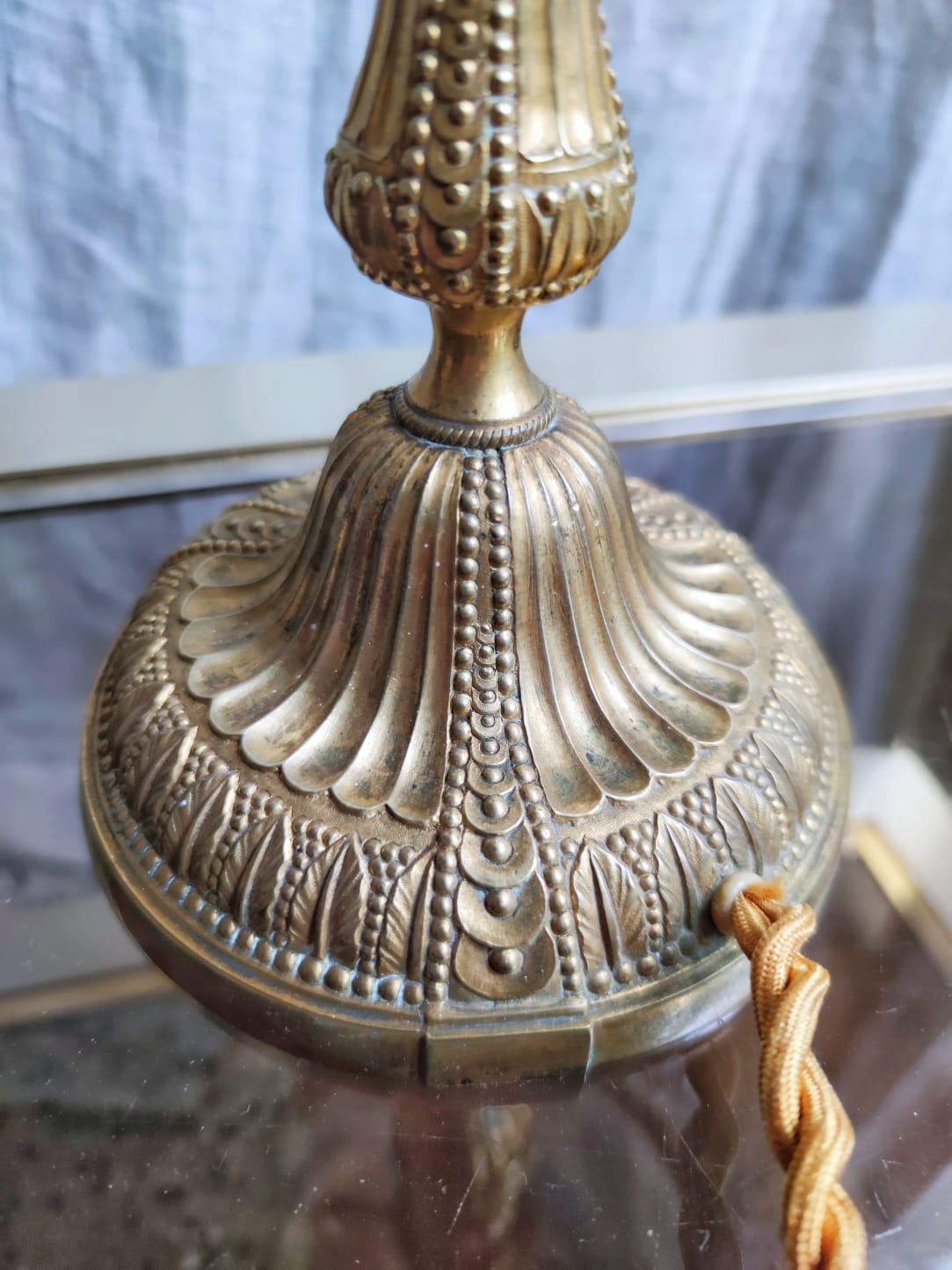 Art Deco globe opalin pink beaded lamp, 1920/30s