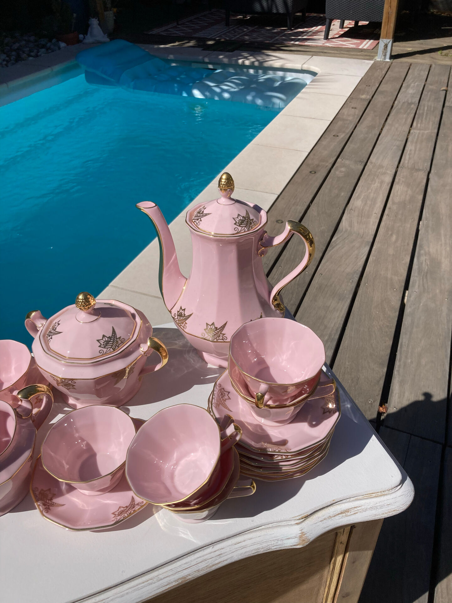 Magnificent service in art deco pastel pink porcelain.