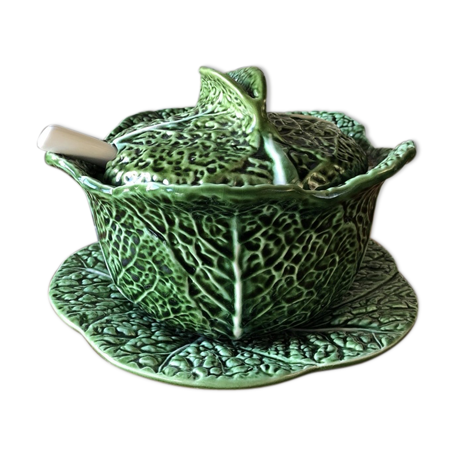 Cabbage tureen in barbotine