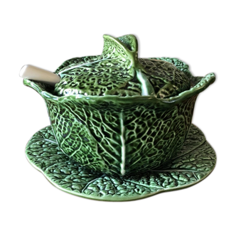 Cabbage tureen in barbotine