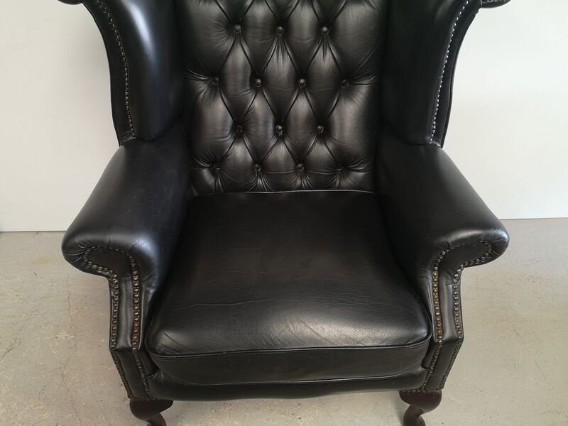 Fauteuil bergère chesterfield cuir noir