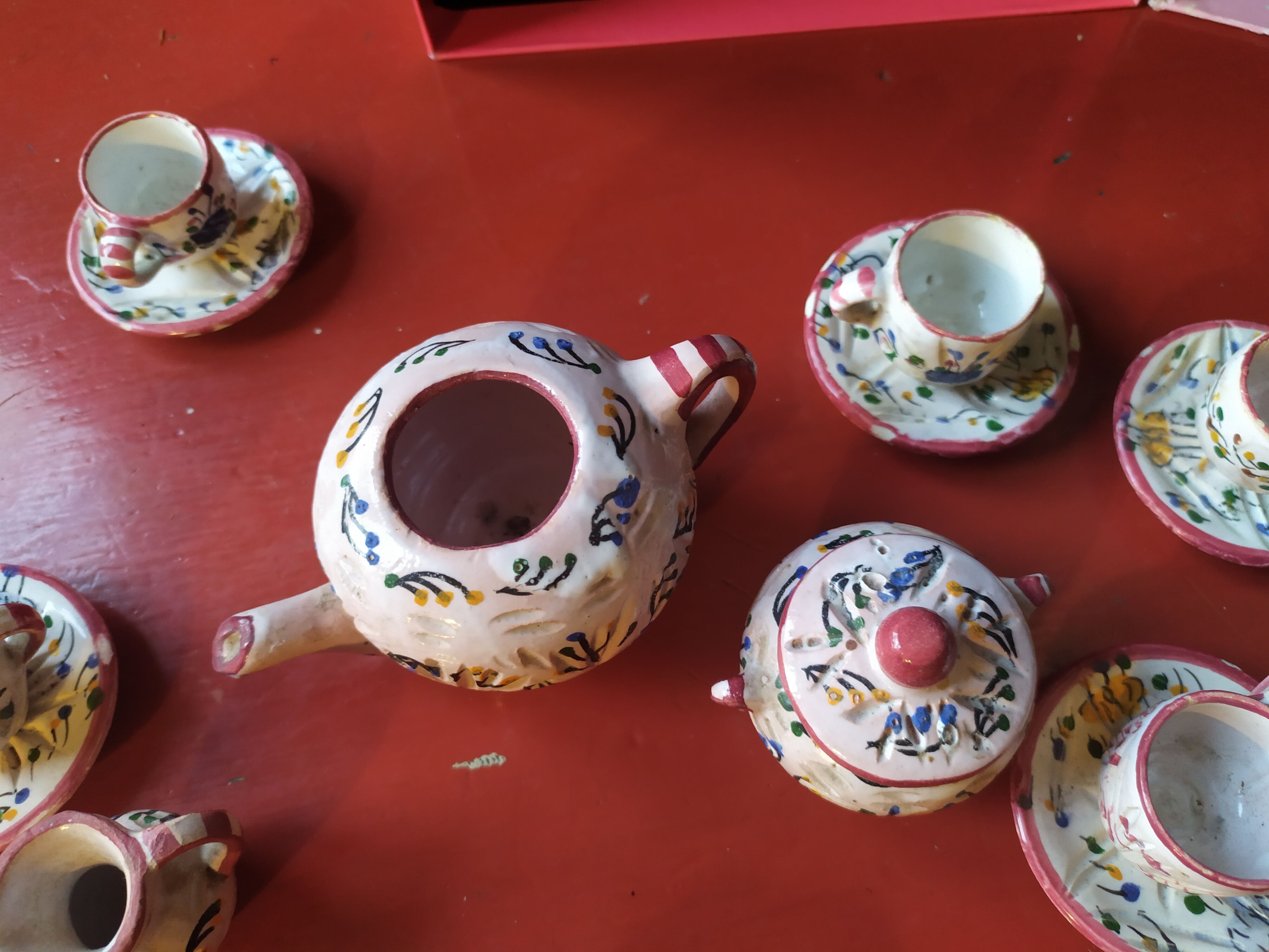 Earthenware dinner set