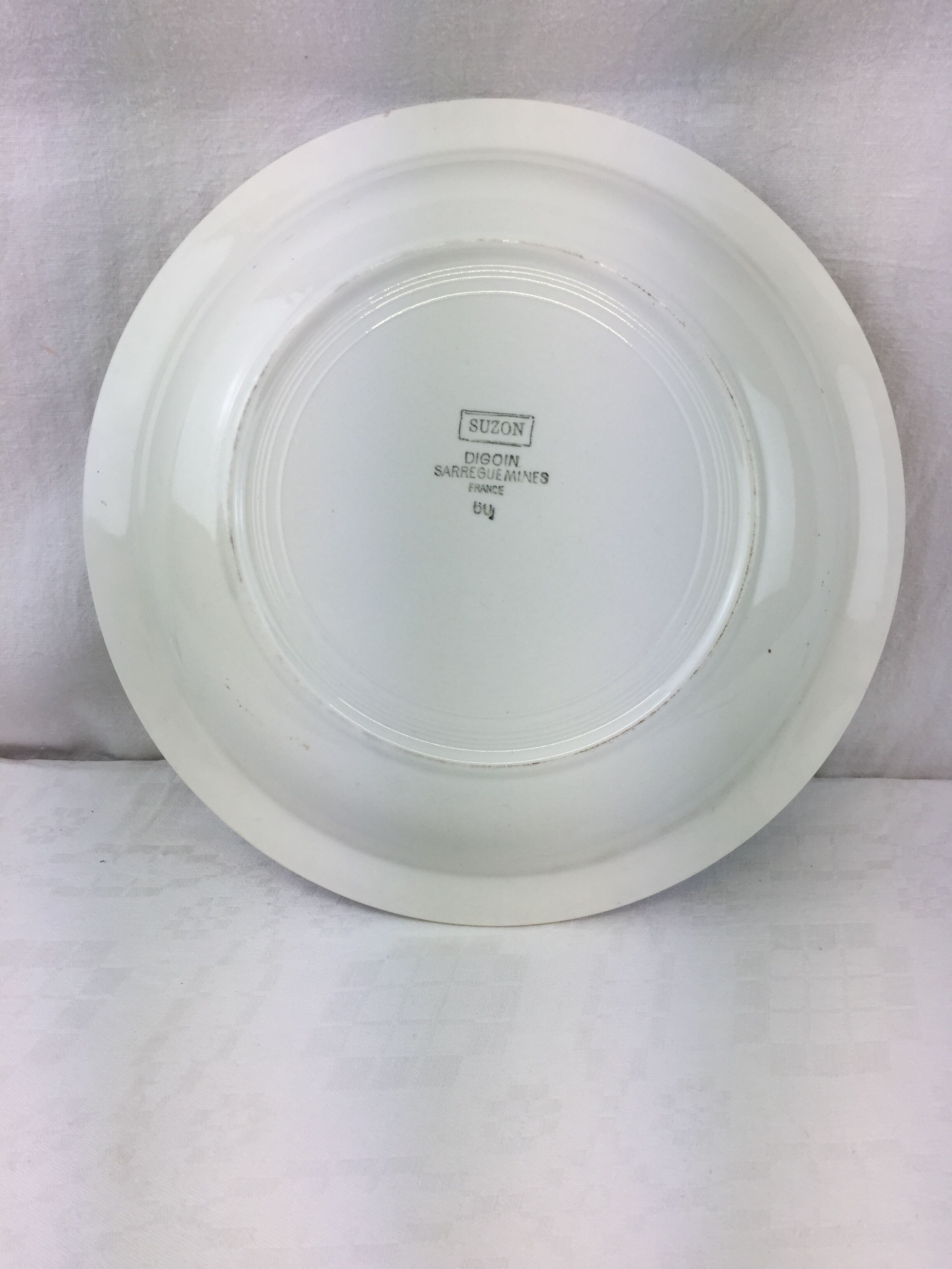 Hollow dish of round shape, made in France Digoin Sarreguemines