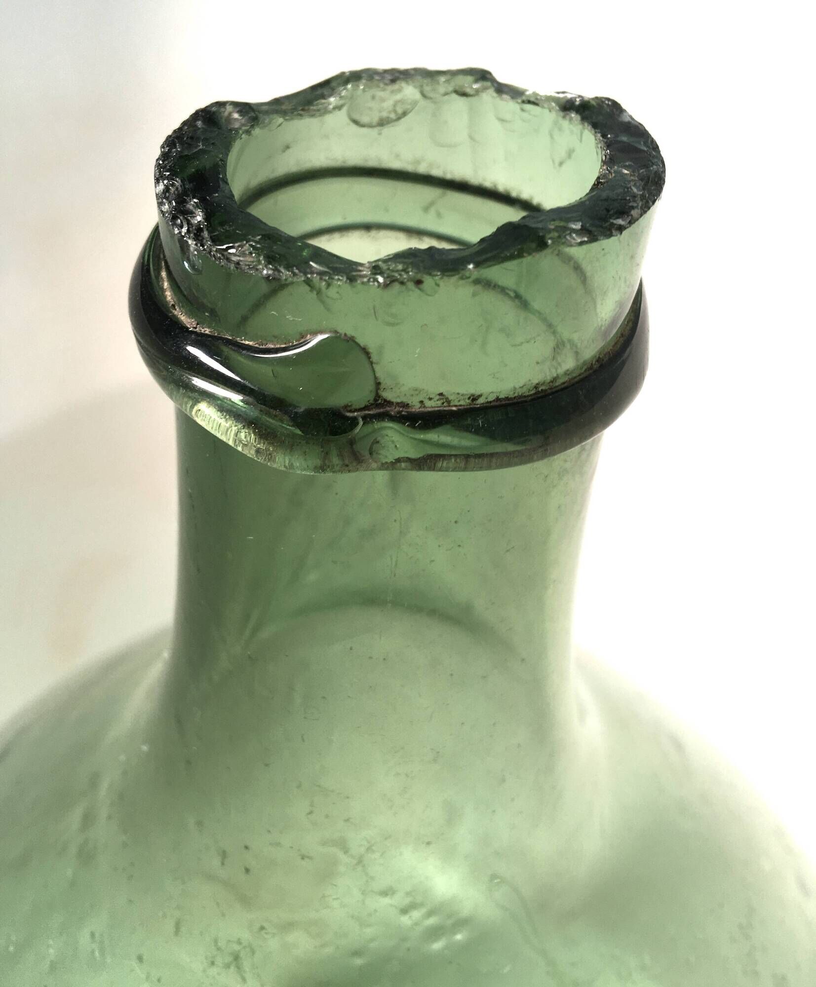 Dame jeanne green in molded glass sabree candy old vintage 44 cm ht