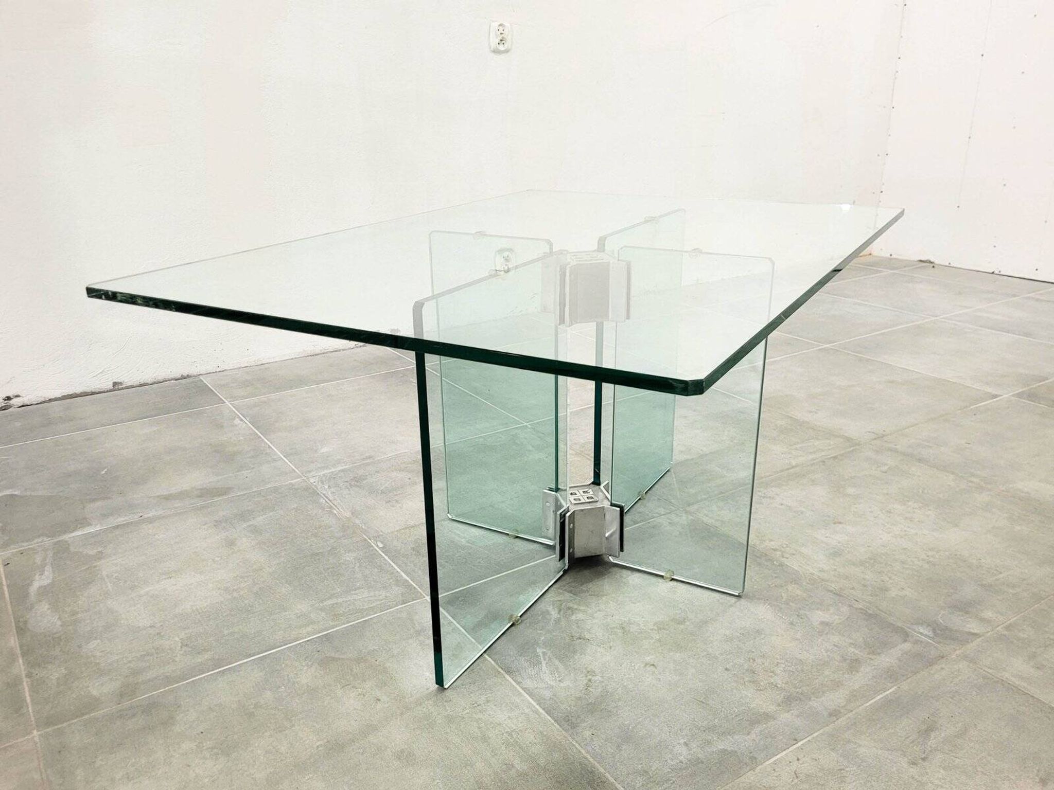 Table basse en verre vintage attribuée à Peter Ghyczy, années 1970