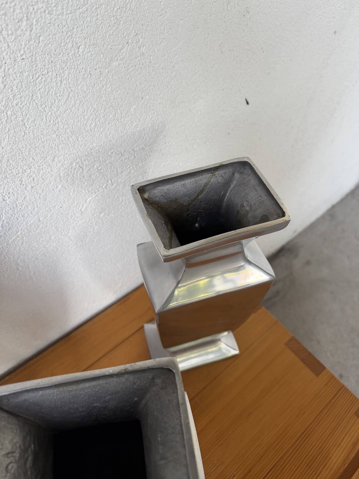 Set 4 vases en fonte d’aluminium