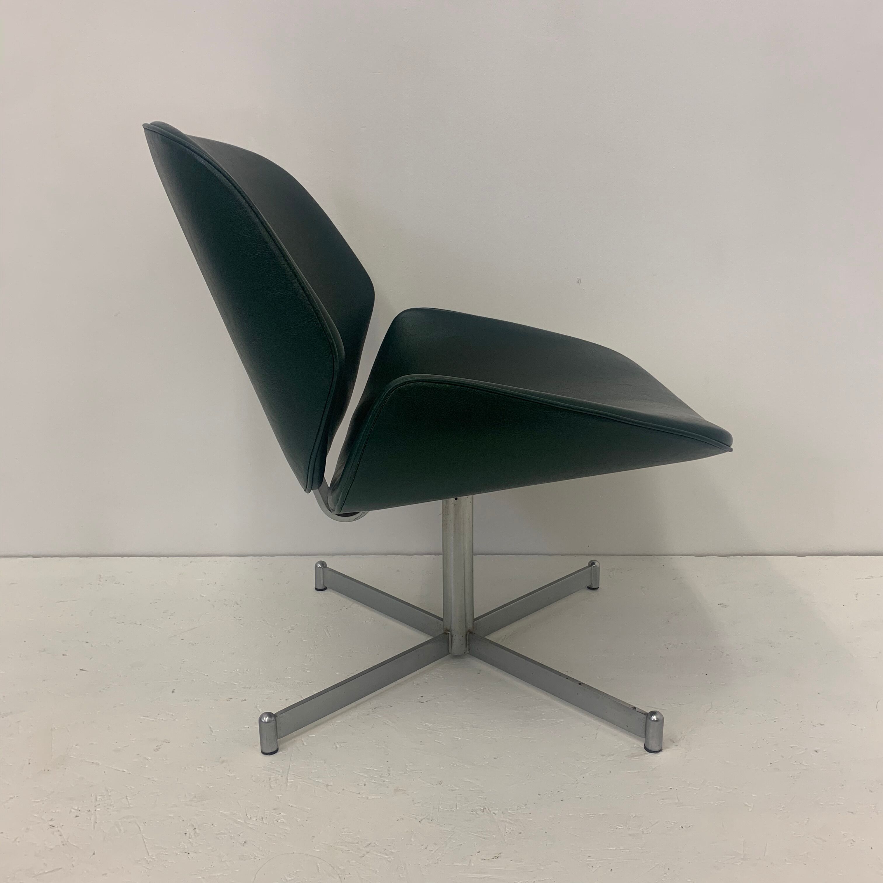 Exquisite armchair by Geoffrey Harcourt published by Artifort, 1960