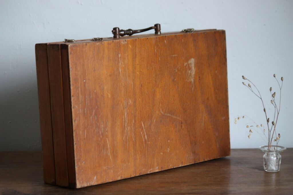 Boite de rangement en bois à fermoir