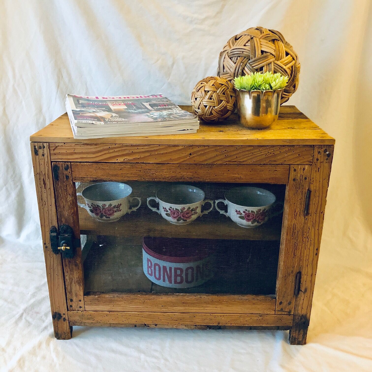 Old wooden eating guard