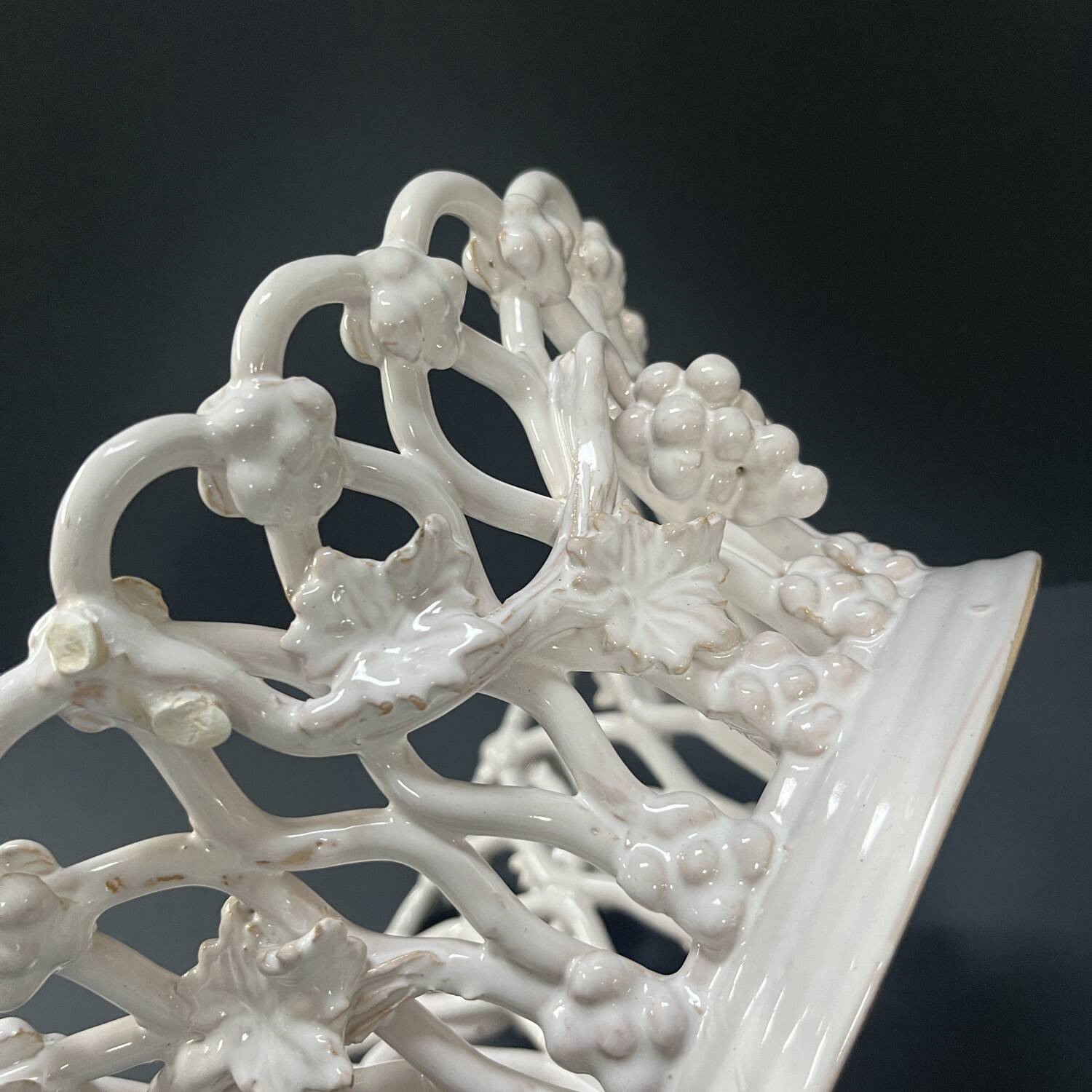 Woven ceramic fruit bowl