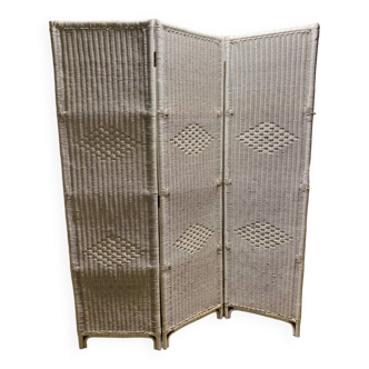 White vintage rattan screen