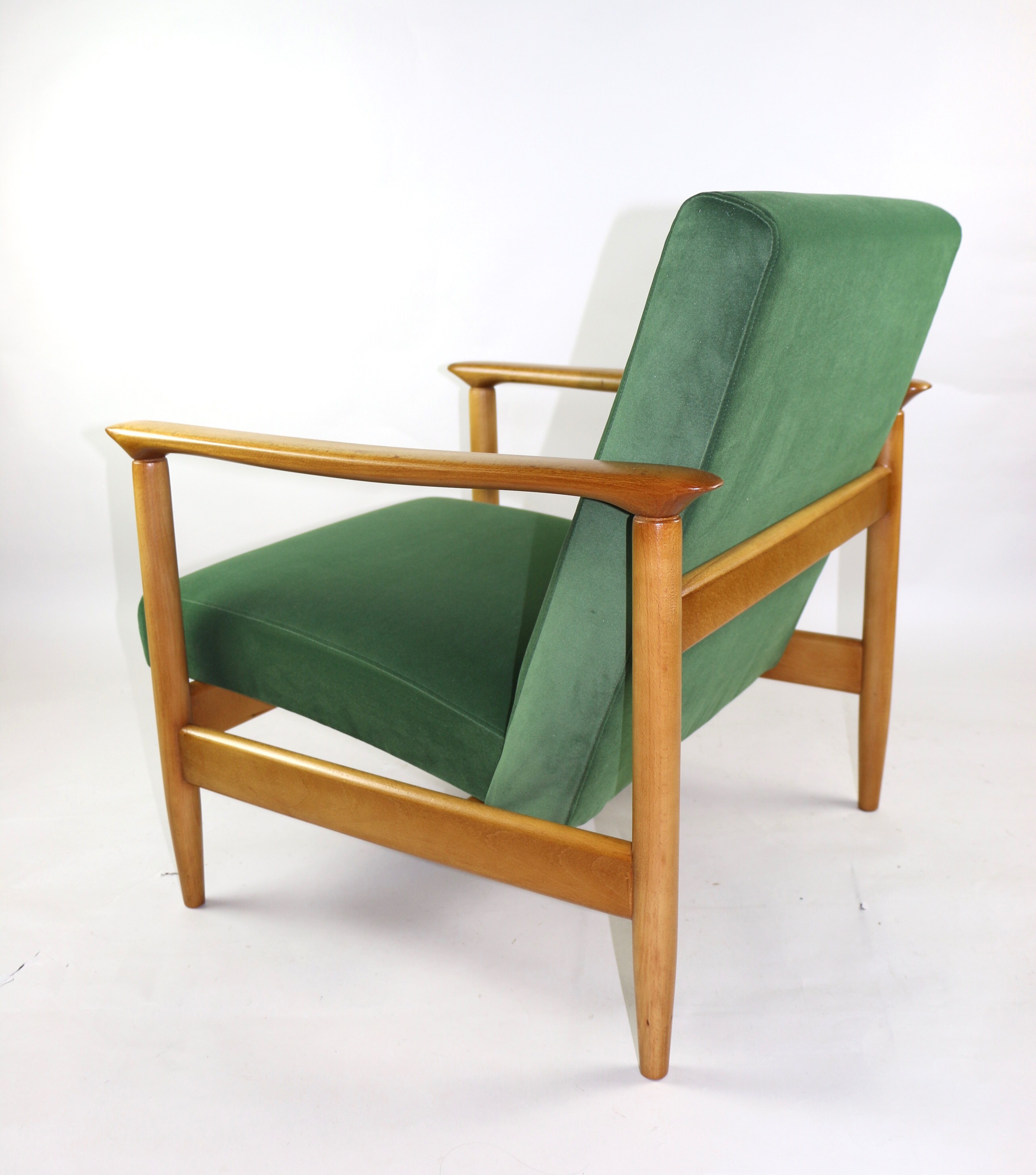 Fauteuil vert par Edmund Homa, années 1970