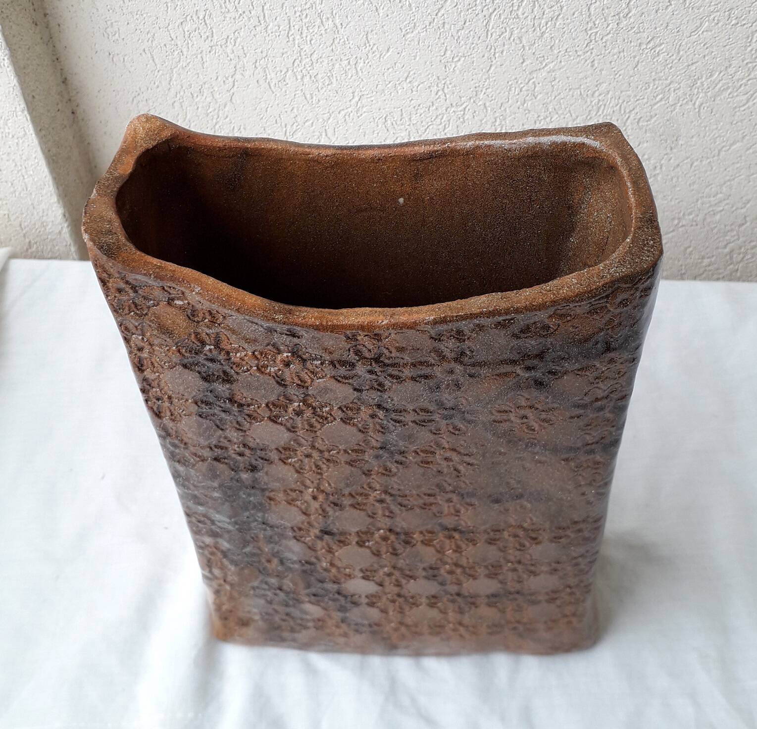 Vase en céramique marron