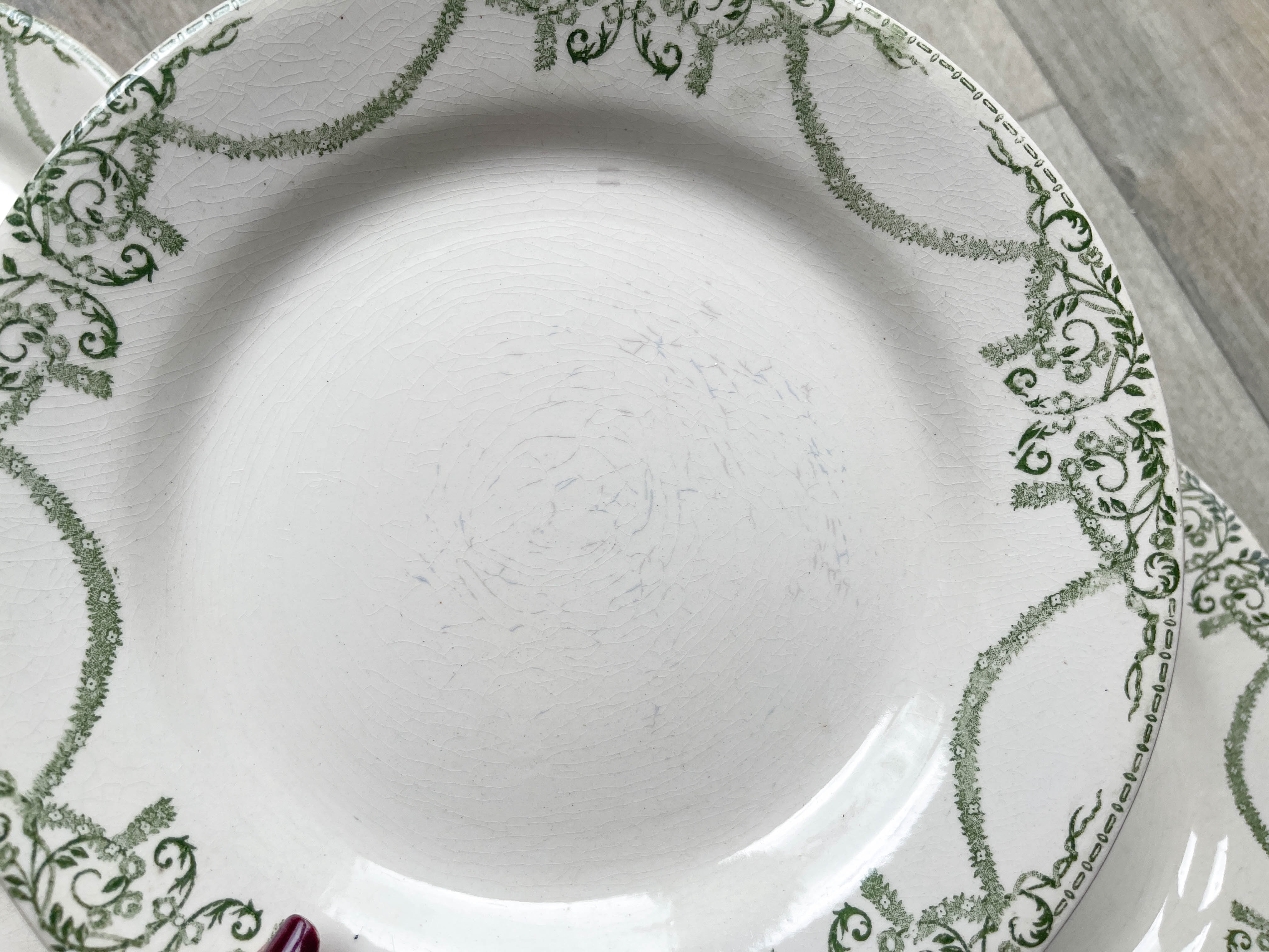 Flat plates terre de fer green creil & montereau labrador model "napoleon" 1890s