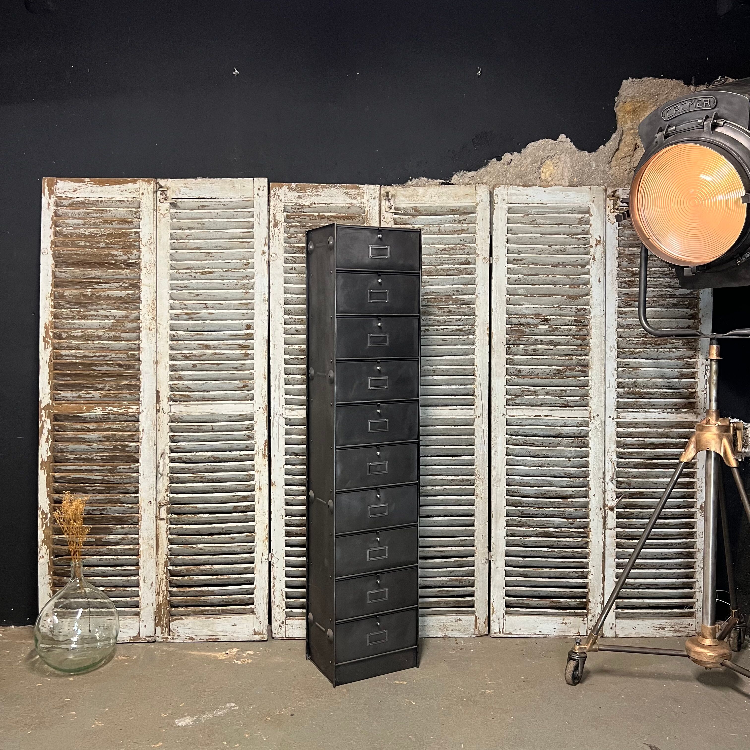 Industrial clamshell furniture, Ronéo 1950