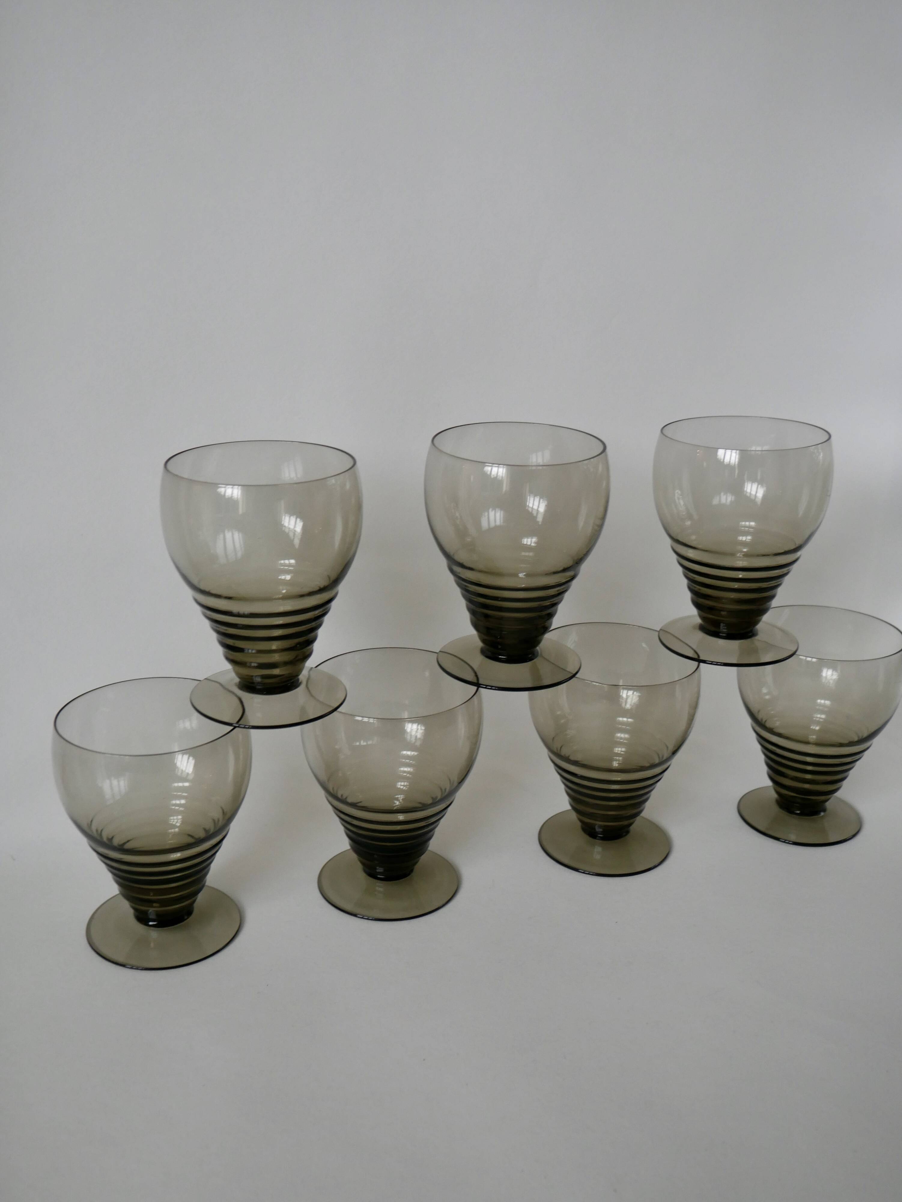 Set of 7 large art deco design wine glasses in smoked glass from the 30s and 40s