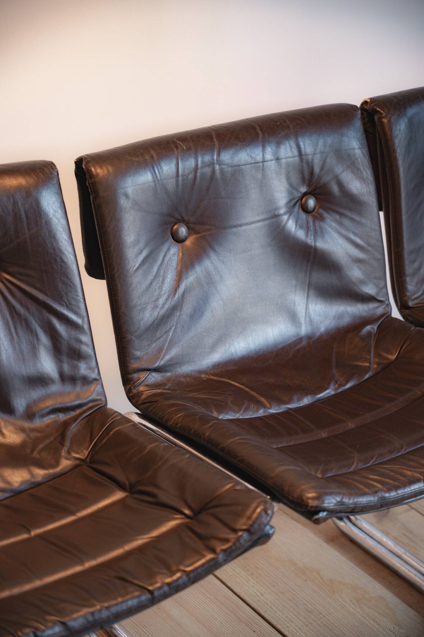 Lot de 4 chaises italiennes, années 70.