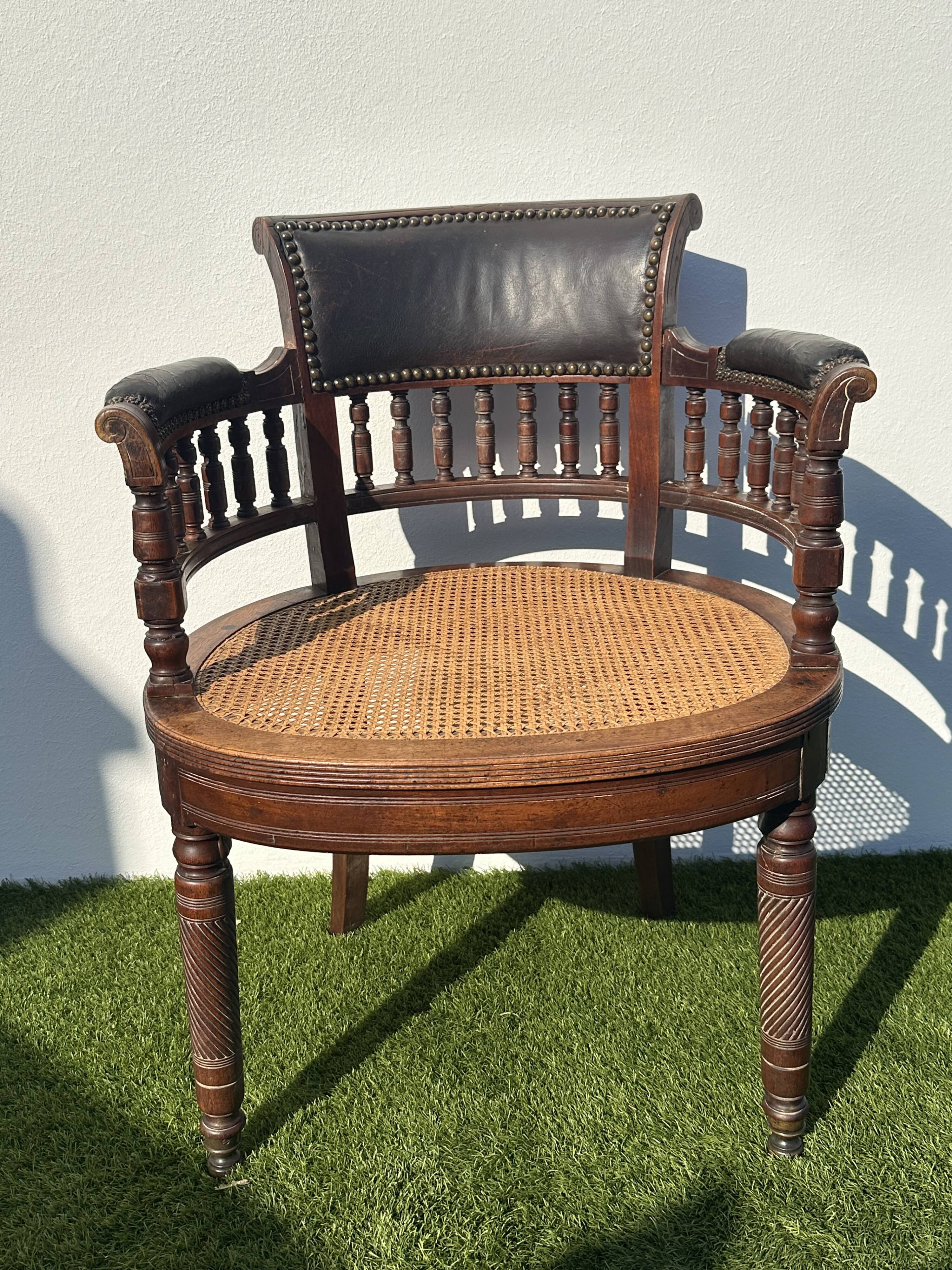 Napoleon III office chair in solid wood