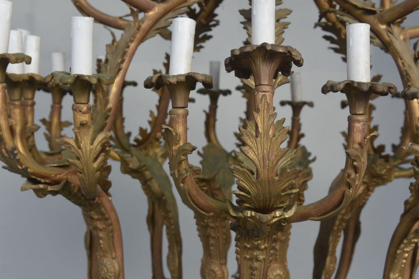 Pair of Louis XV style chandeliers golden bronze 36 lights