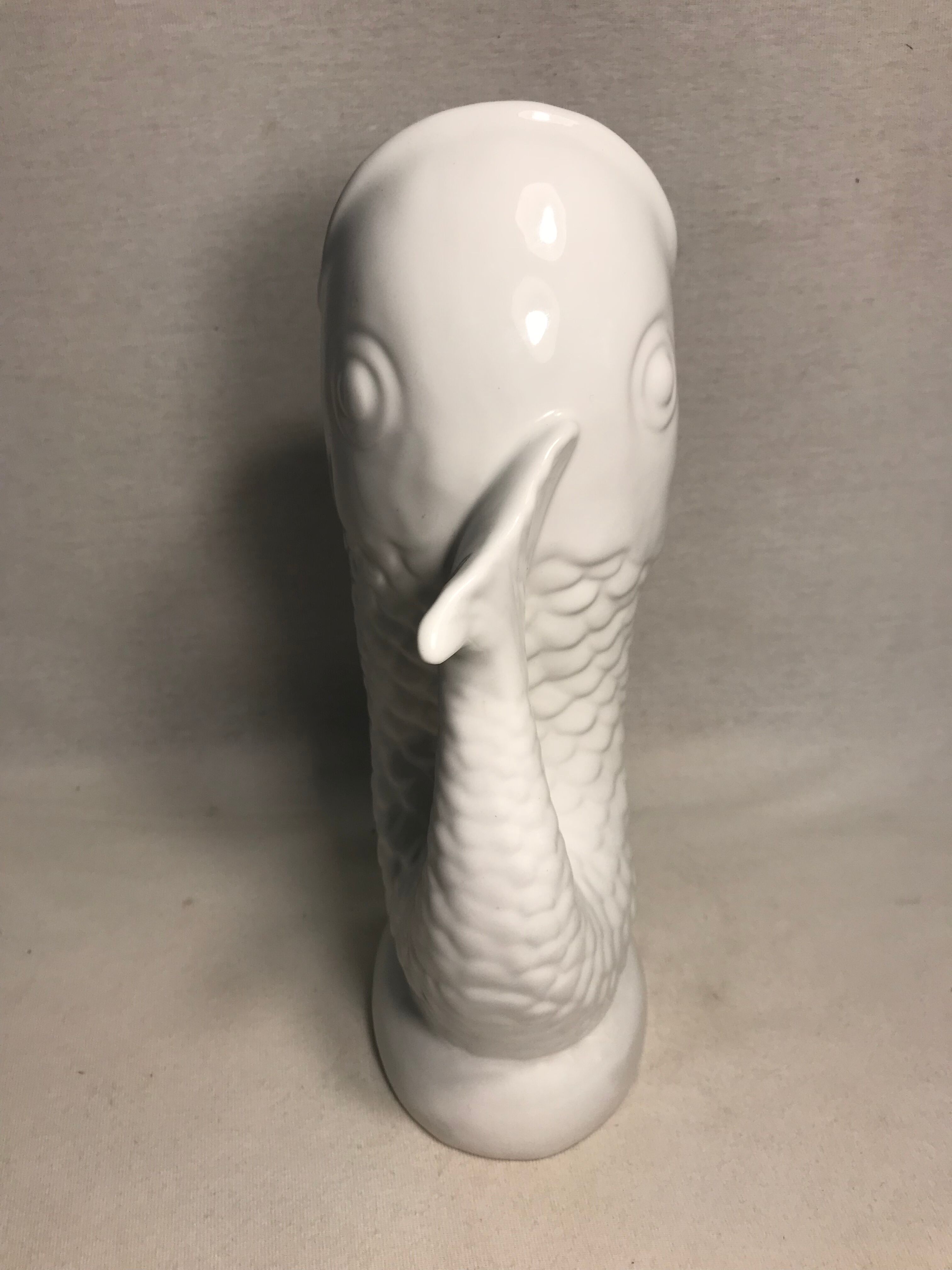 Former pitcher ceramic white shape fish decanter