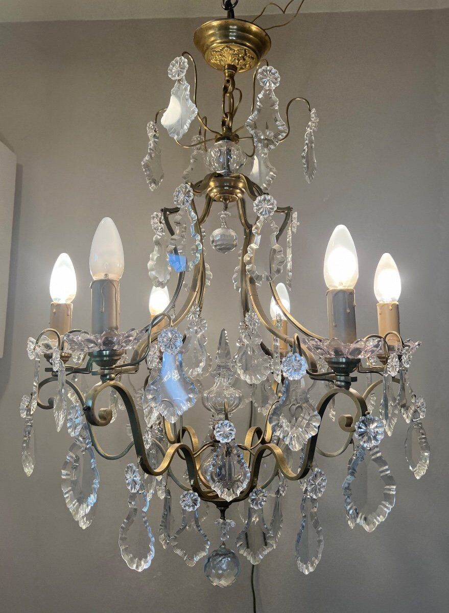 Louis XV style chandelier with pendants