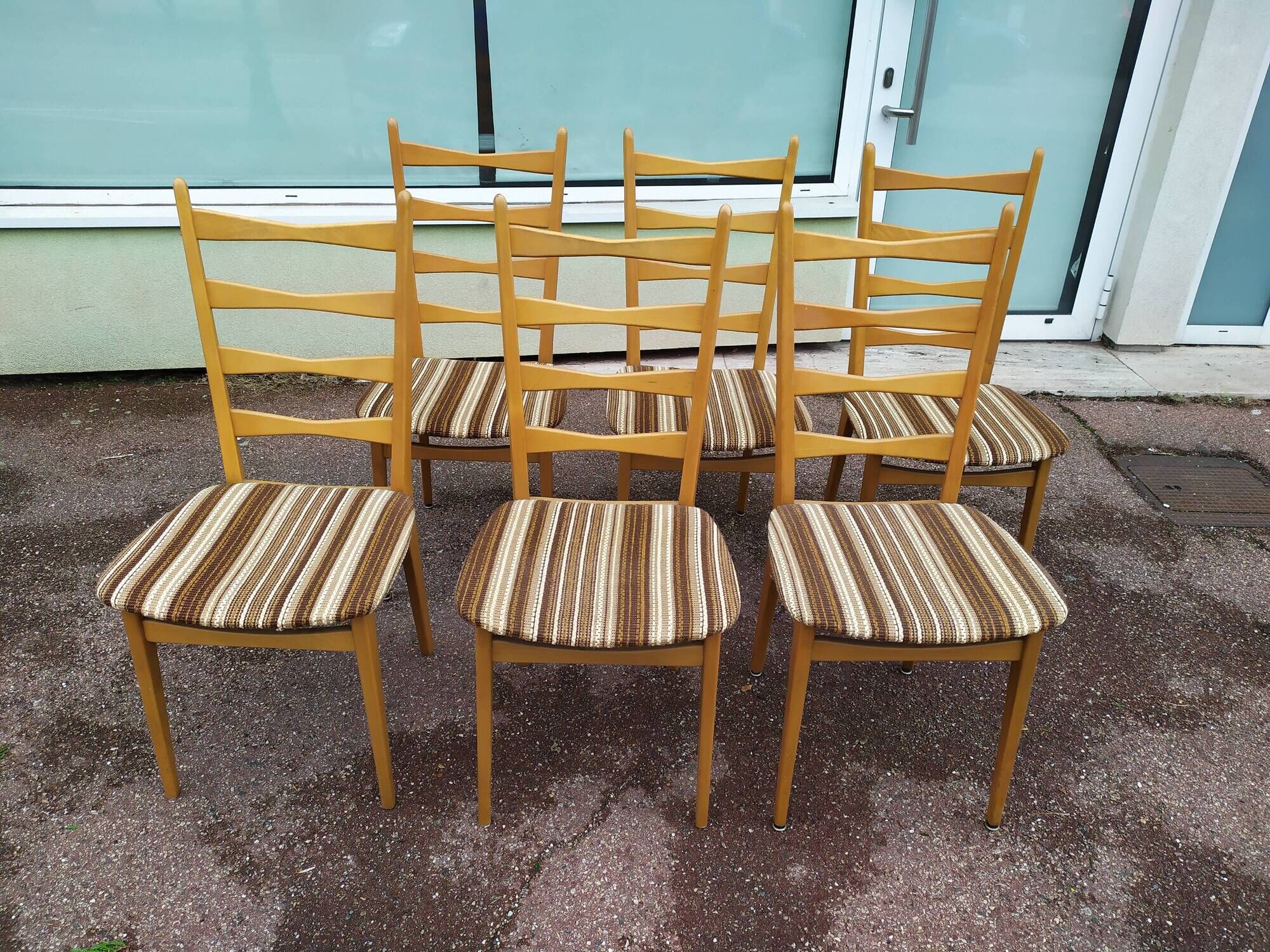 Set of 6 light wood chairs with vintage Scandinavian fabric