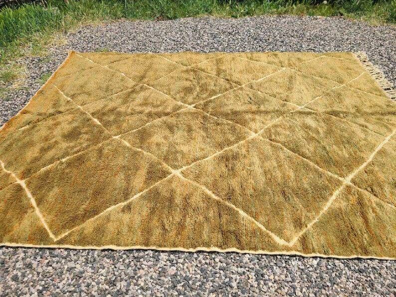 Large ochre and mustard Moroccan Mrirt rug 350x300 cm – diamond pattern