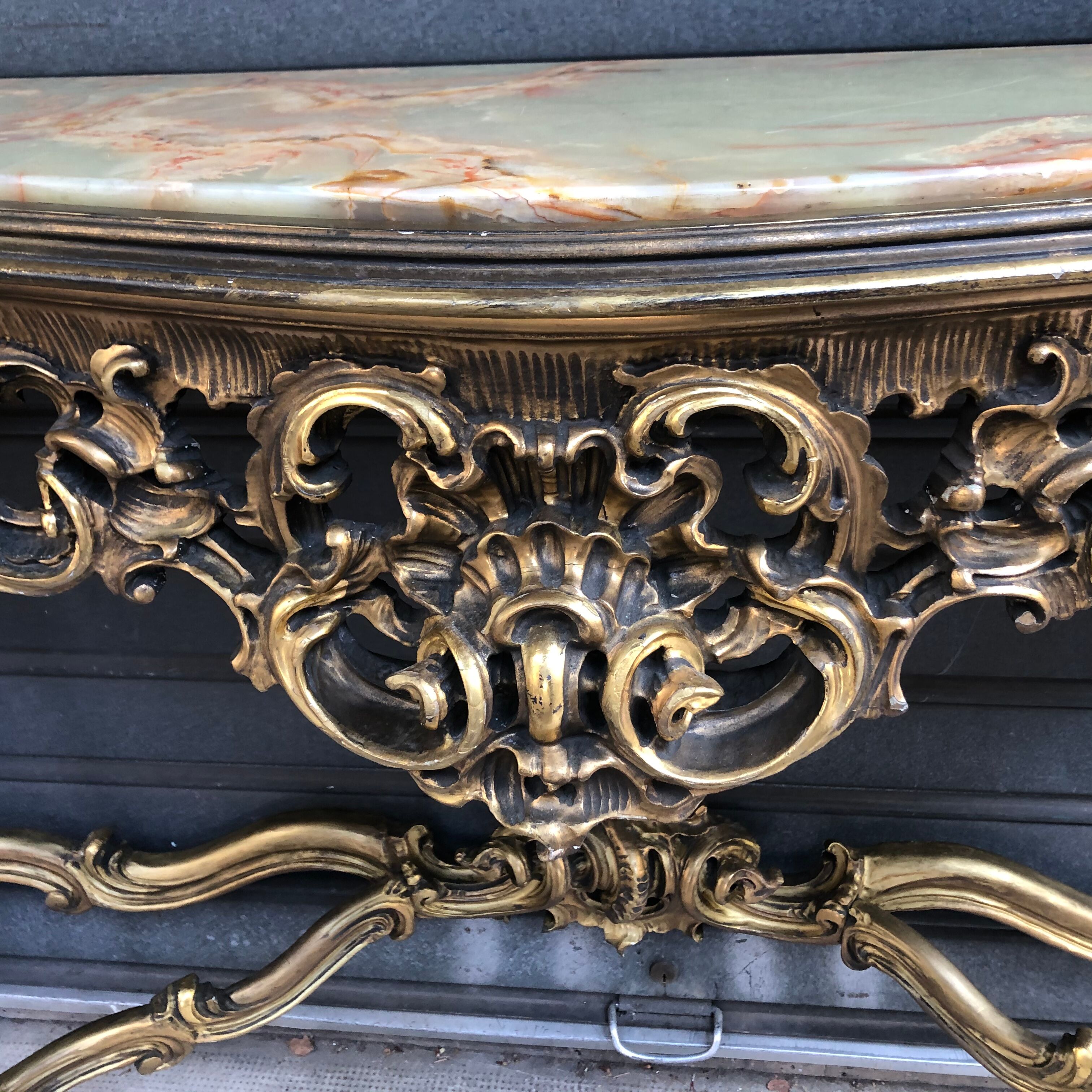 Golden wooden console on onyx Venetian baroque style
