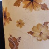 Table lamp with natural flowers