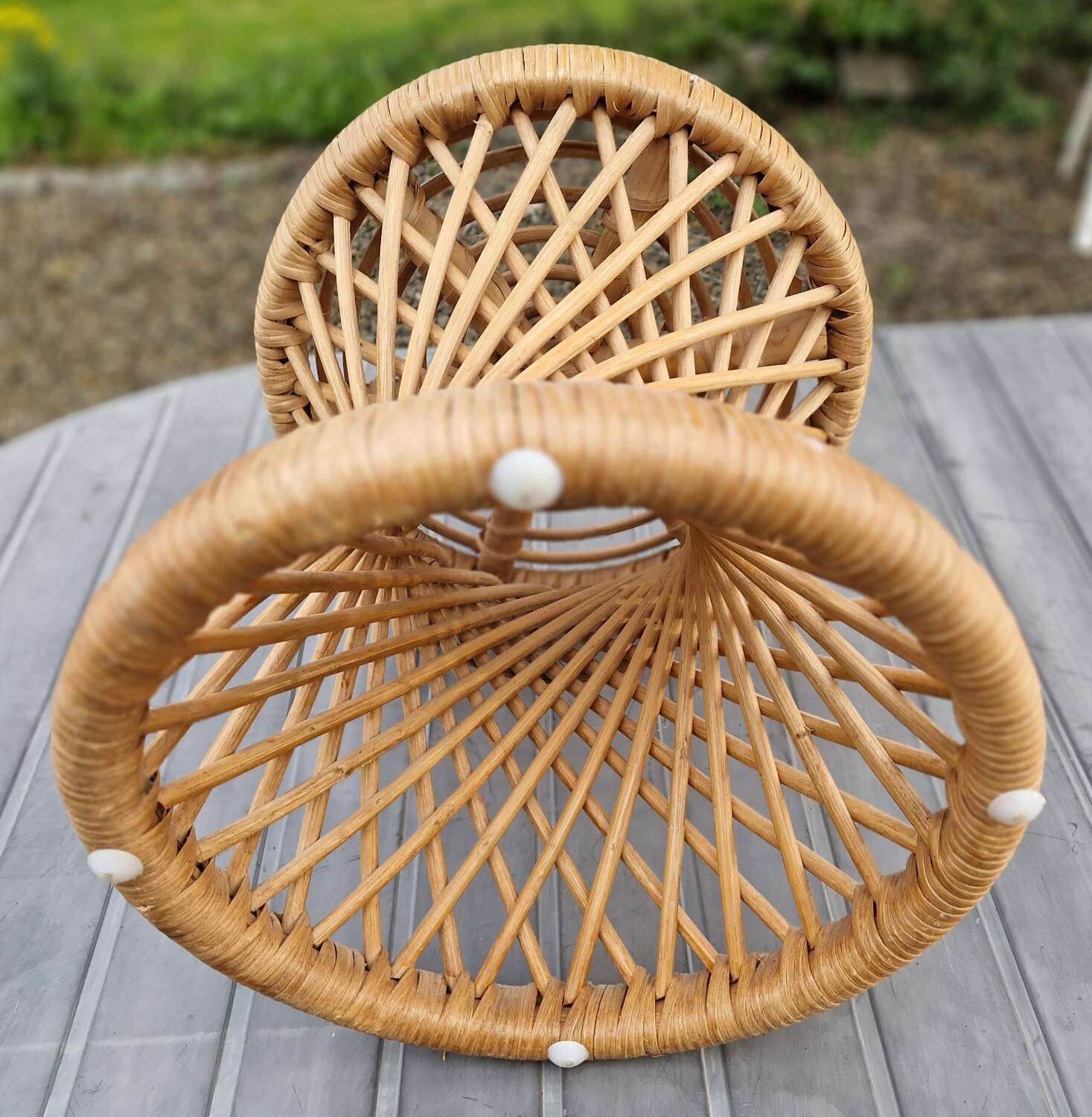 Diabolo style wicker side table