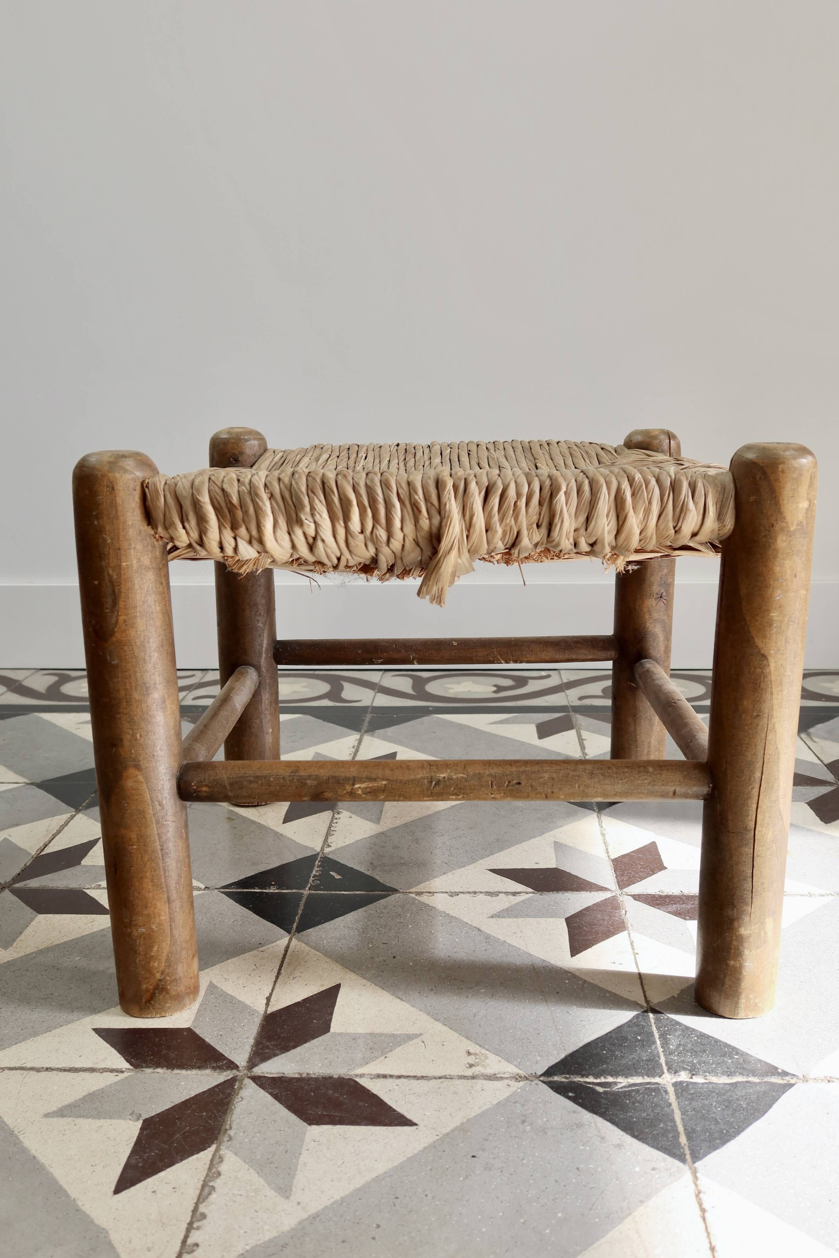 Vintage low stool in wood and straw – Woven straw seat