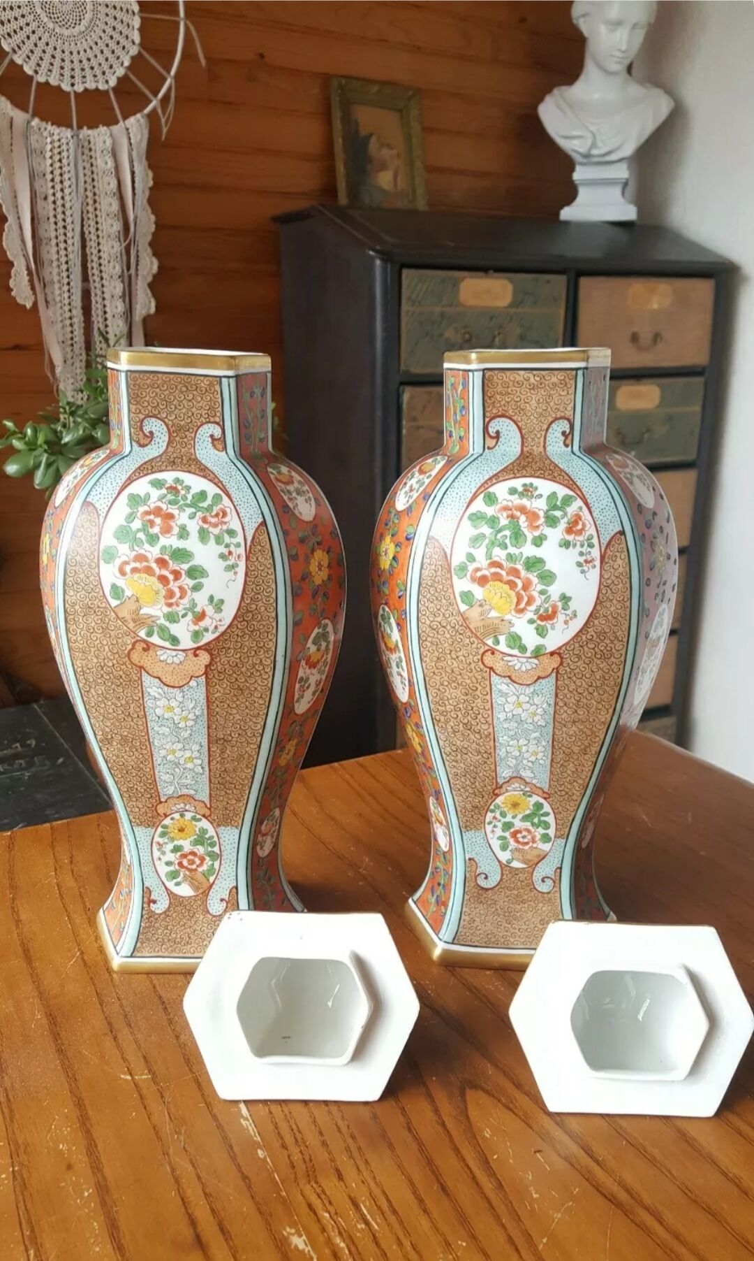 Pair of cutlery vases, urns porcelain polychrome Japan style signed