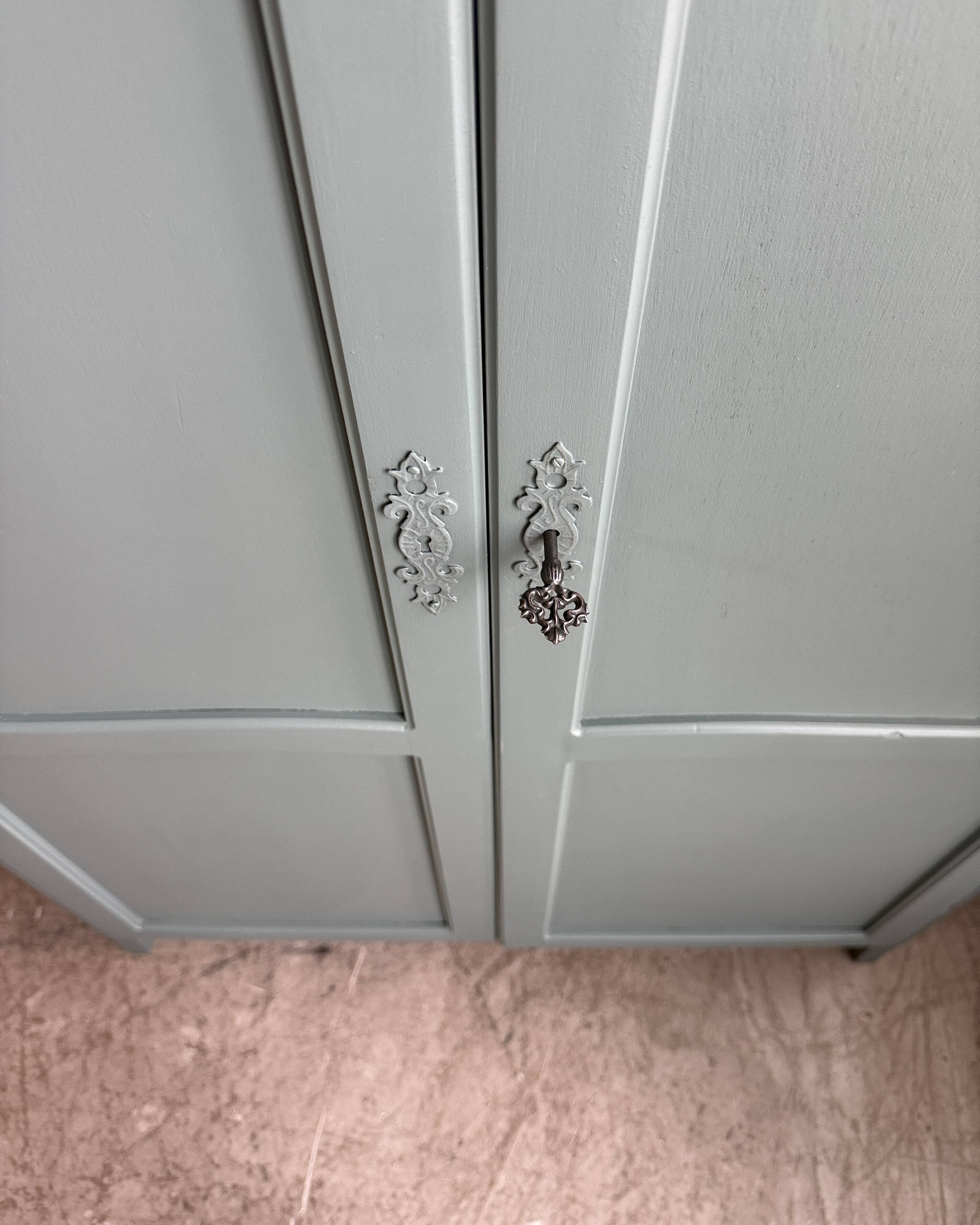 Vintage grey-green wardrobe (renovated)