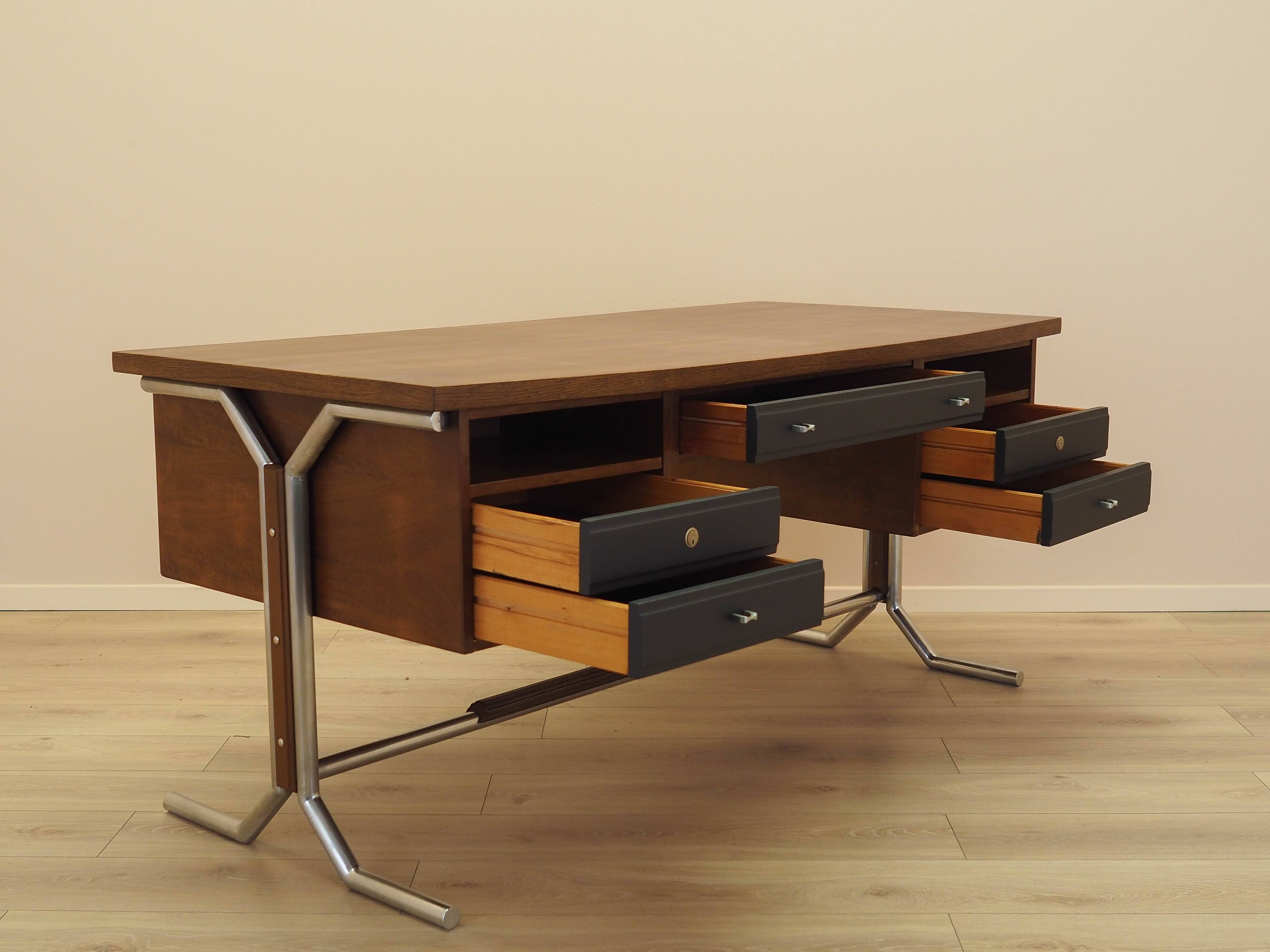 Bureau en noyer, Italie années 1970