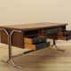 Bureau en noyer, Italie années 1970