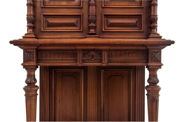 Buffet antique, europe occidentale, vers 1880.