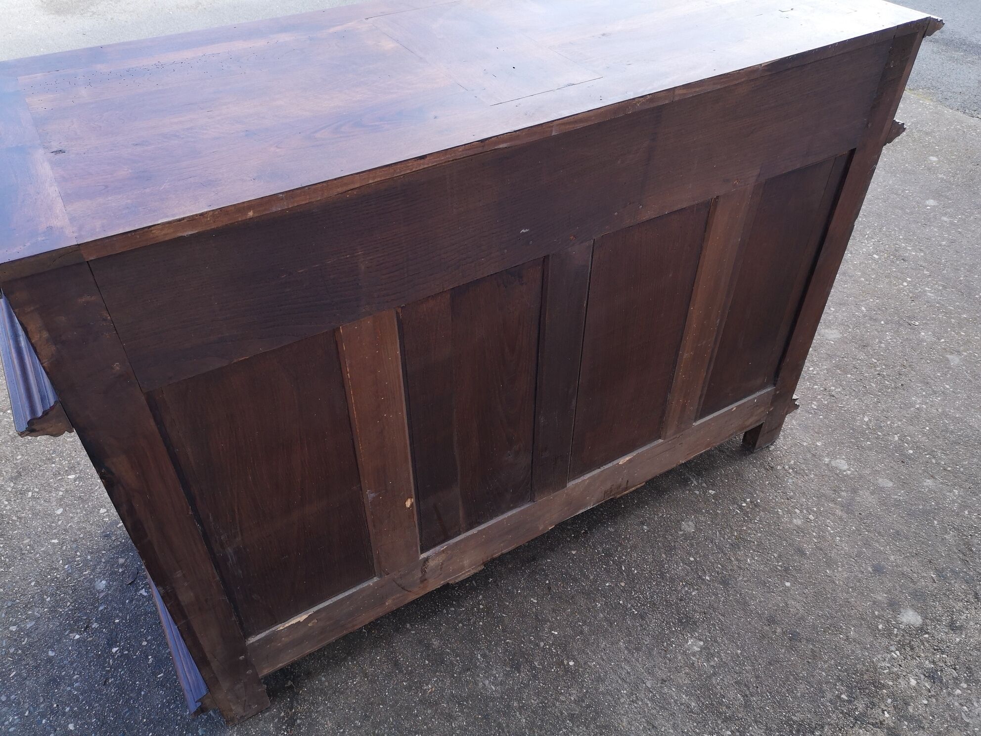 Louis XIII style buffet