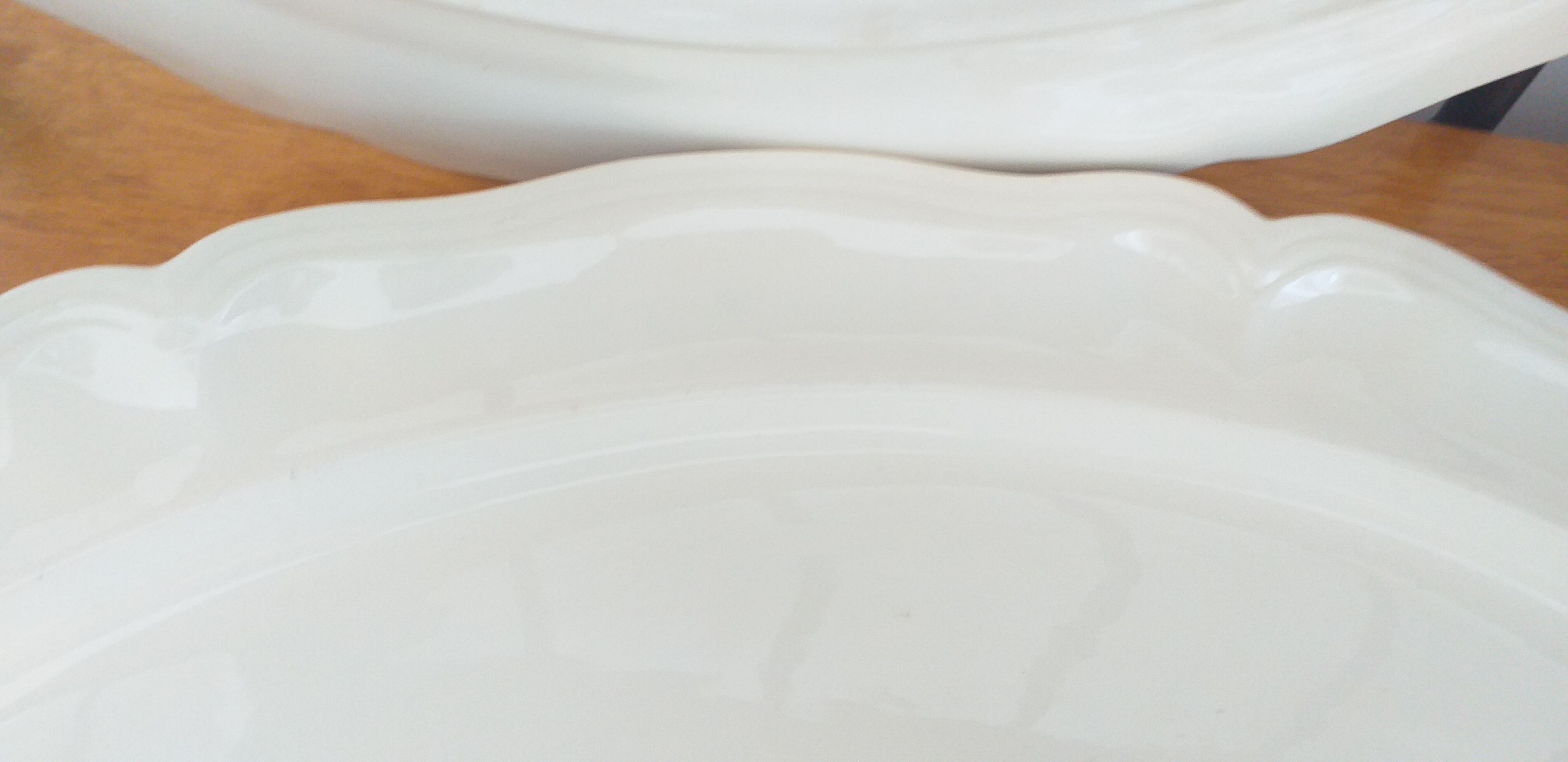 Duo of oval serving dishes in Sarreguemines porcelain