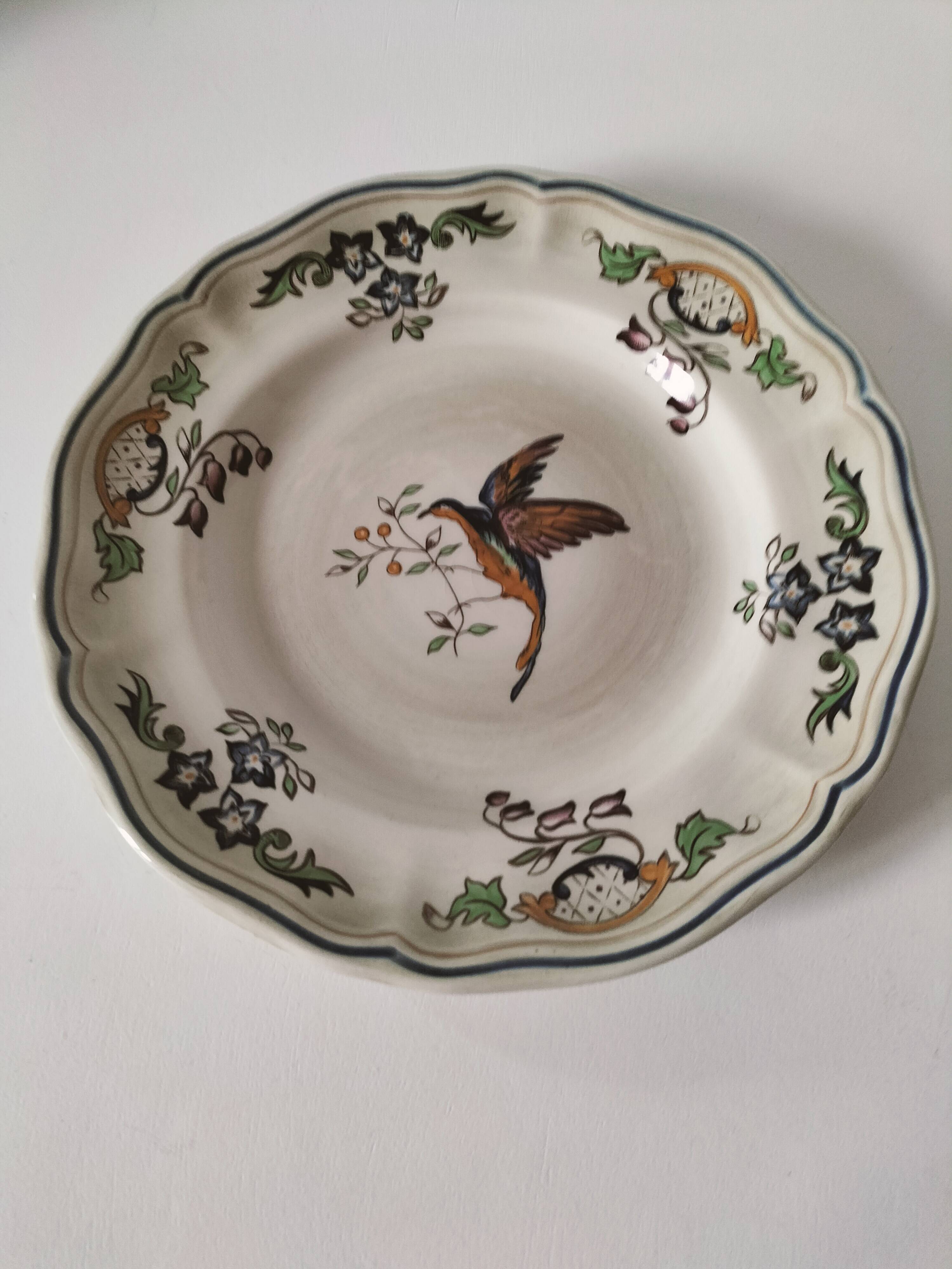 Longchamp plate – “hand-style” decoration, a reinterpretation of the Cléry model