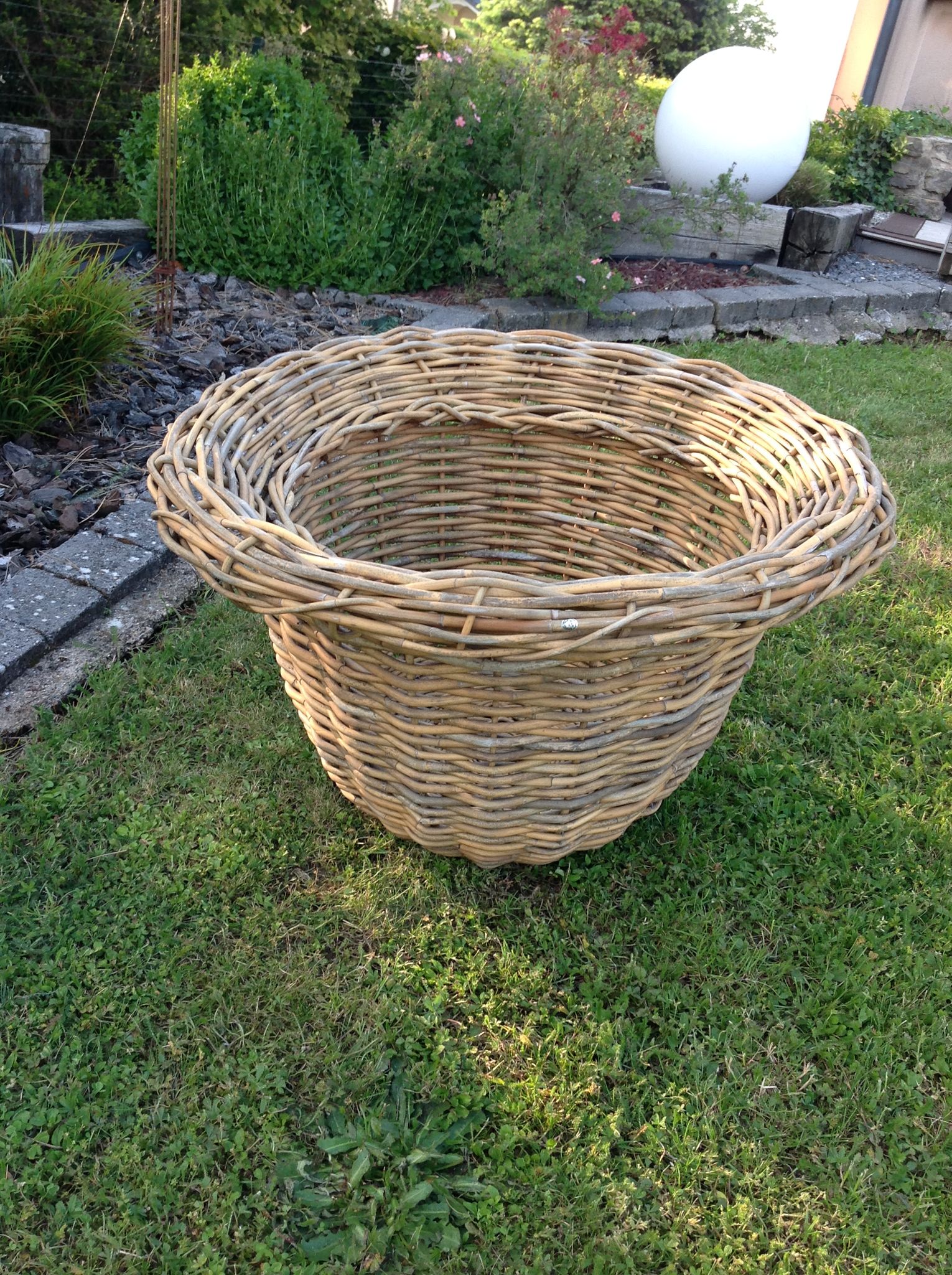 Round pot cover "King size" in rattan/vintage 70 years