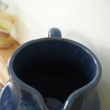 Pichet en céramique – émail de couleur bleu signé J. Normand fait main