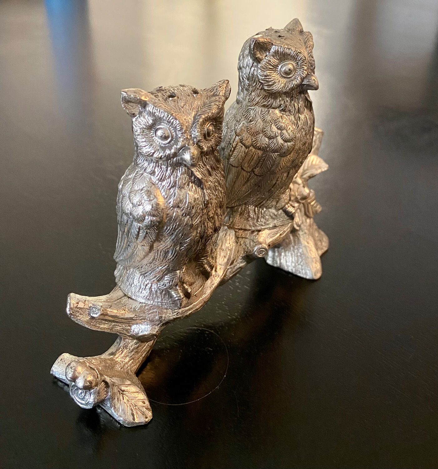 Duo of salt shaker and pepper owl shape in metal