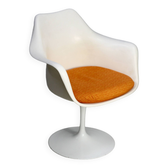 Swivel tulip armchair by Eero Saarinen, Knoll International, circa 1960