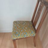 Chaise vintage en bois sculpté dessin fleurs