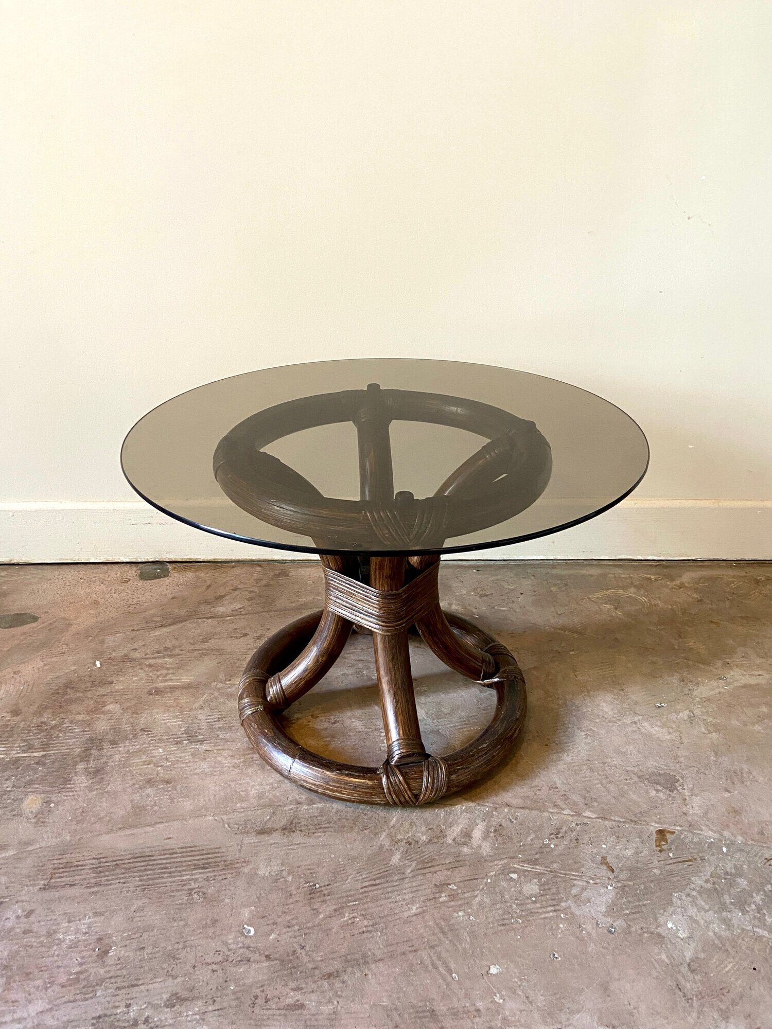 Coffee table in rattan and smoked glass 1970