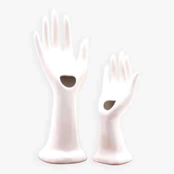 Set de deux mains en porcelaine blanche, baguiers ou soliflores, années 70