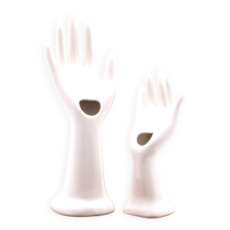 Set de deux mains en porcelaine blanche, baguiers ou soliflores, années 70