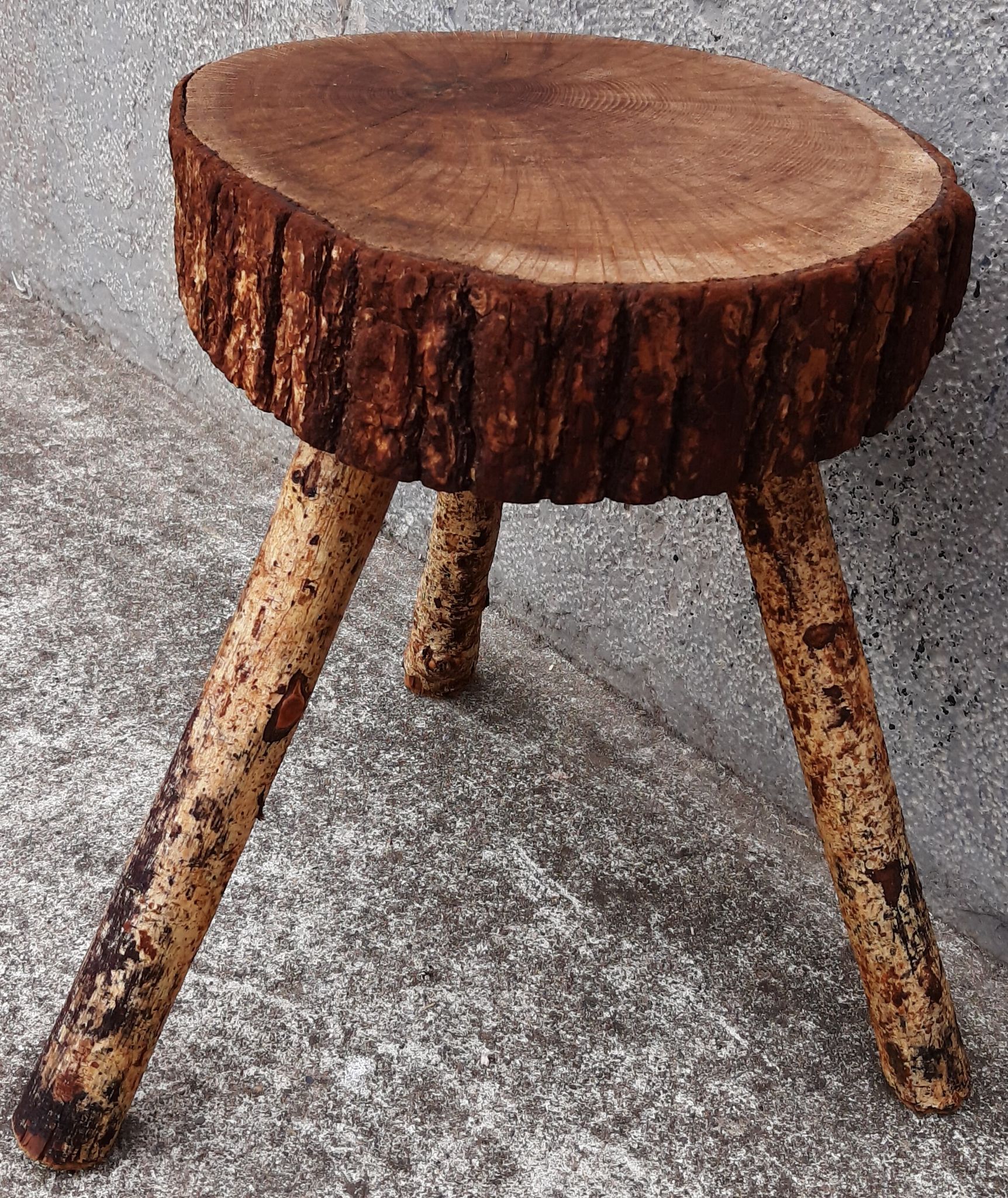 Tabouret bas brutaliste