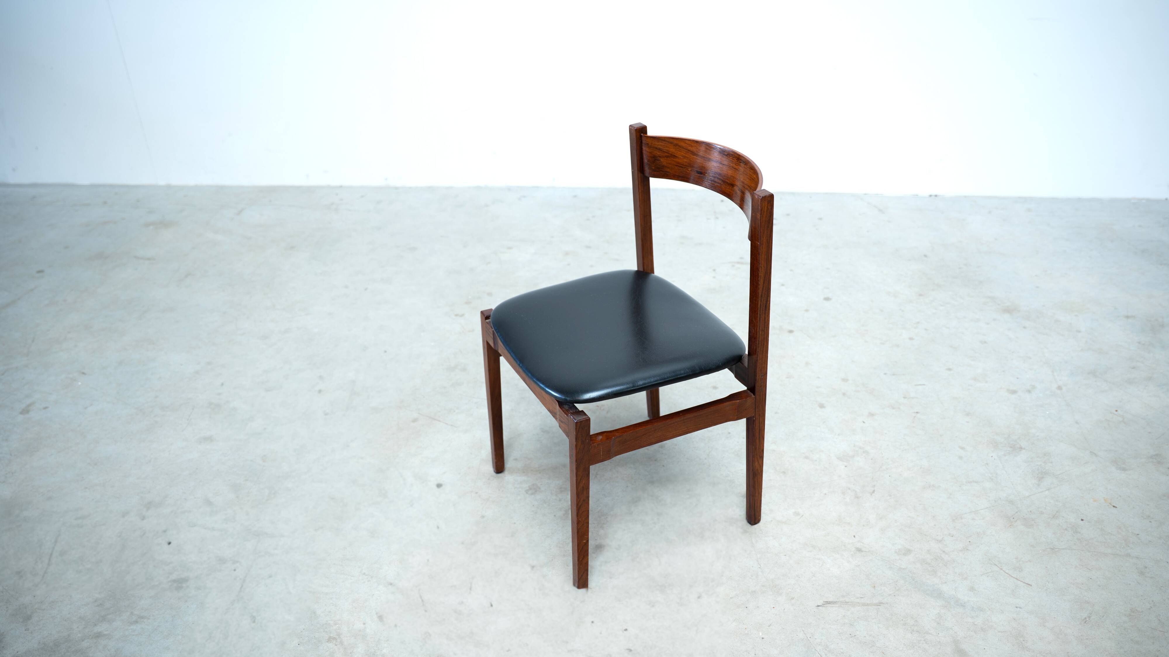 Set of six model 101 rosewood dining chairs by Gianfranco Frattini