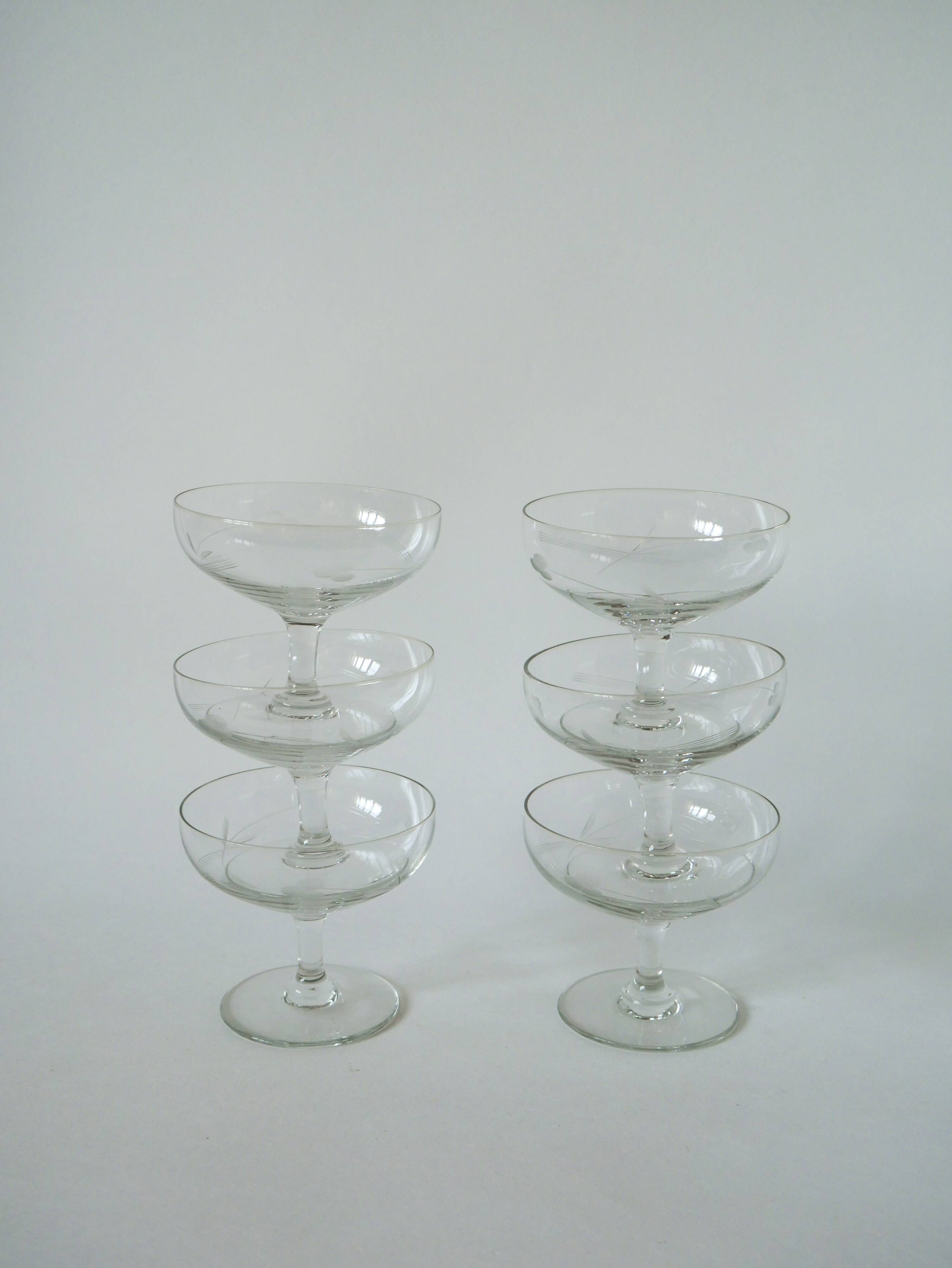 set of 6 engraved crystal champagne glasses 1950 8 X 9.5 cm